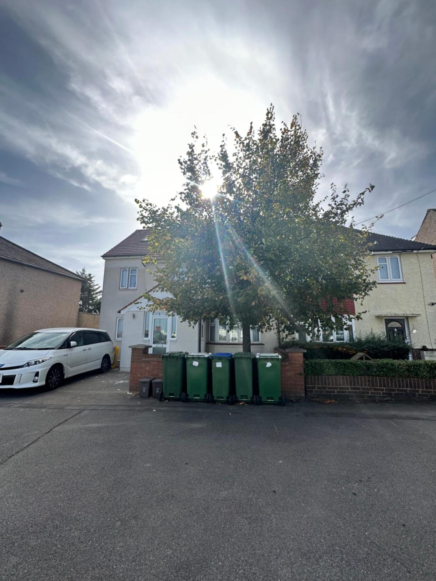 Luxury Ensuite Studio In Crayford Dartford Bexley London With Full Kitchen And Side Garden Alleyway Entrance Erith Exterior foto