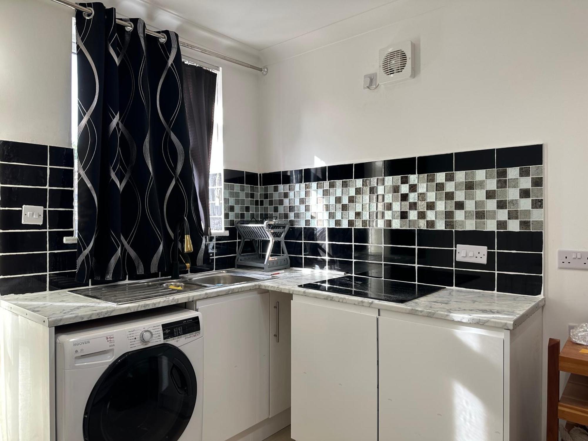 Luxury Ensuite Studio In Crayford Dartford Bexley London With Full Kitchen And Side Garden Alleyway Entrance Erith Exterior foto